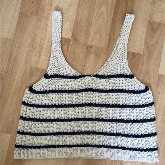 Crop top - Picture 1 of 1